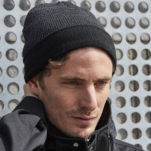 Reflekterande Mössa  | Svart med reflextråd